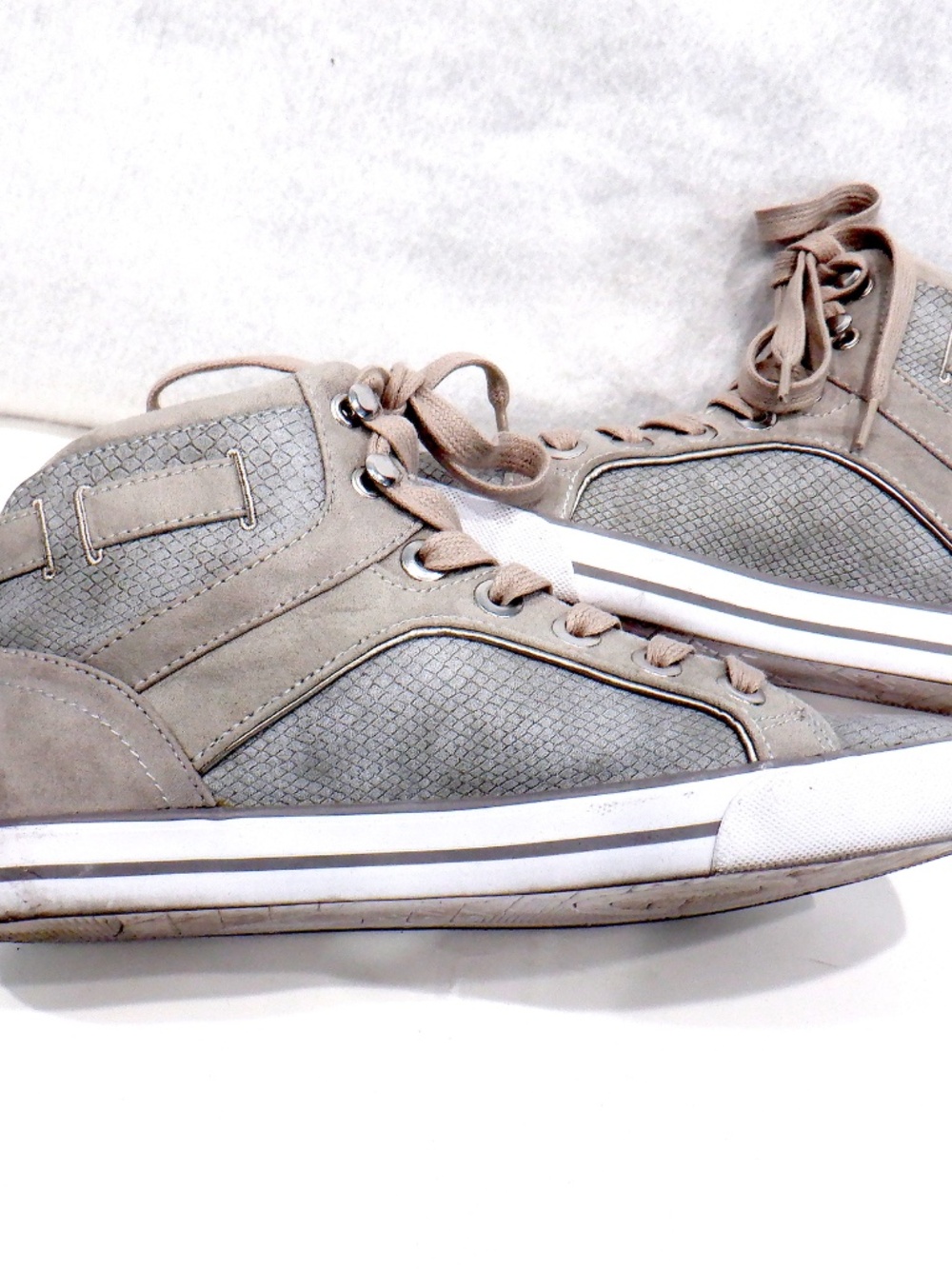G by Guess Women's Mid-top Sneakers Size 7 - Picture 9 of 15